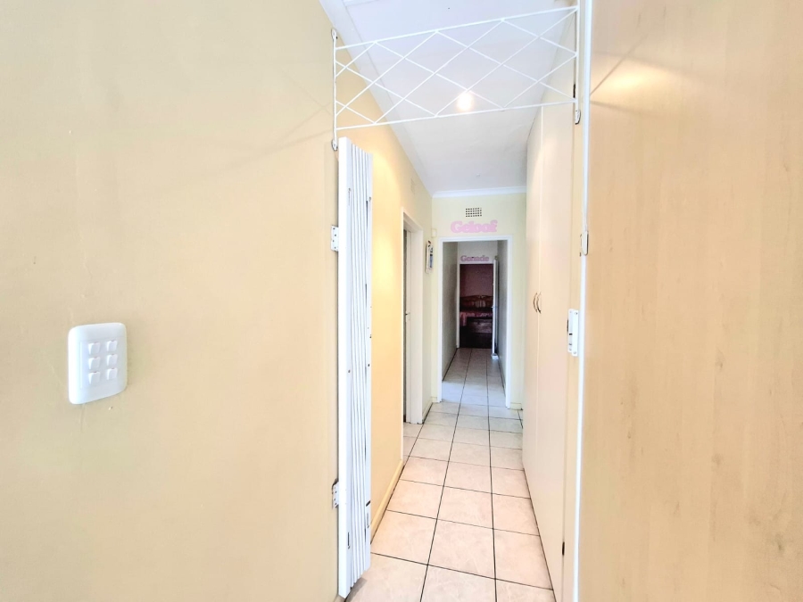 6 Bedroom Property for Sale in Gonubie Eastern Cape